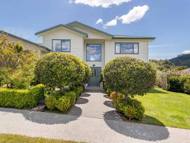 3 McEwen Crescent, Riverstone Terraces