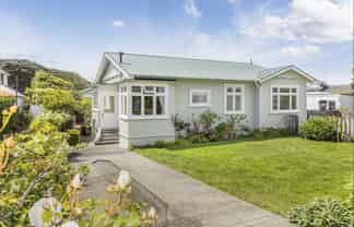 157 Derwent Street, Island Bay