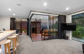 10 Woodford Lane, Stoke