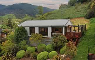 10 Woodford Lane, Stoke