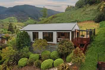 10 Woodford Lane, Stoke