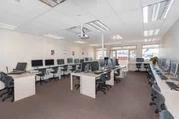 PREMIUM FIRST FLOOR OFFICE OPTIONS
