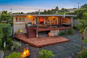 10 Rauhuia Crescent, Parau