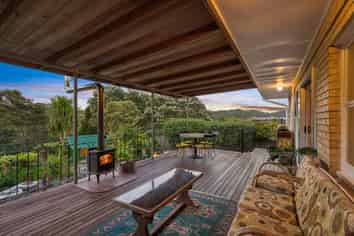 10 Rauhuia Crescent, Parau