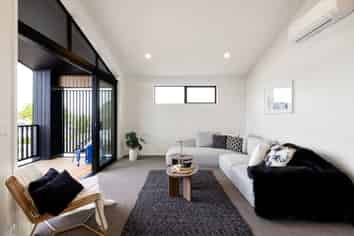 4/3 Huia Avenue, Forest Lake