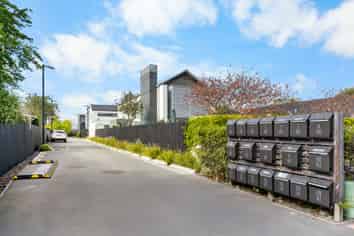 1/142 Leinster Road, Merivale