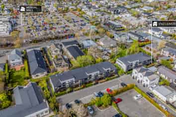 1/142 Leinster Road, Merivale