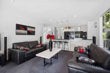 8B Lupetti Rise, West Harbour