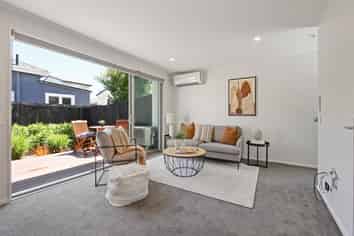 1/33 Frederick Street, Waltham