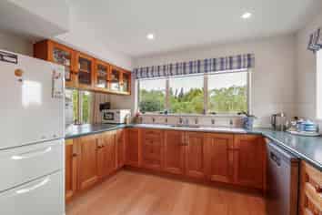 24 Somerset Drive, Oxford