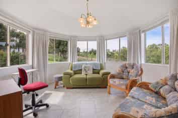 24 Somerset Drive, Oxford