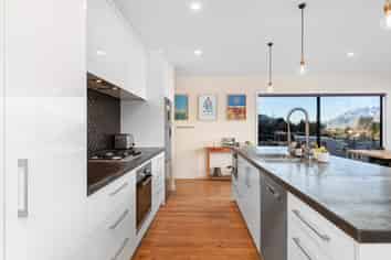 45 Dart Place, Fernhill/Sunshine Bay