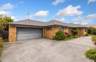 18 Mollymawk Place, Woolston