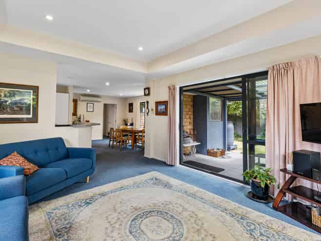 18 Mollymawk Place, Woolston