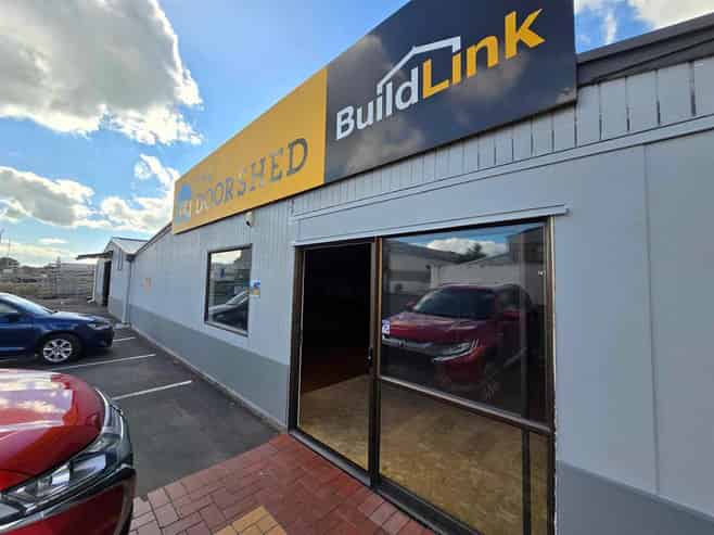 CBRE | Refurbished Warehouse + Yard