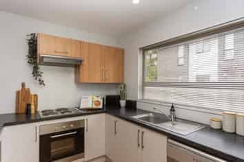 4/75 Burke Street, Addington