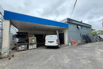 Practical Warehouse on Great North Road | 430m2
