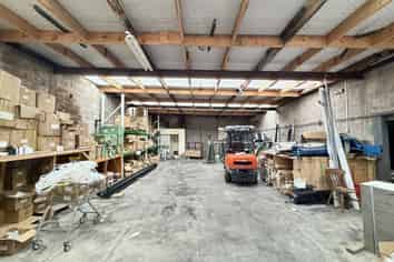 Practical Warehouse on Great North Road | 430m2