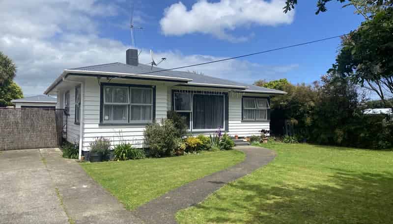 640 Queen Street East, Levin