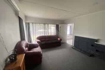 640 Queen Street East, Levin