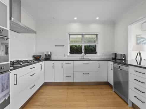 11  Tirinui Crest Road, Otumoetai