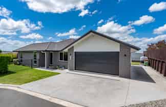 1 Ruske Place, Grandview Heights