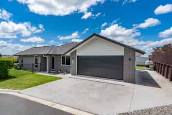 1 Ruske Place, Grandview Heights