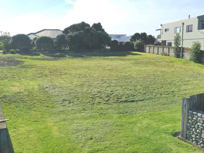 6 Ngati Huia Place, Waitarere Beach