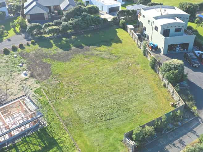 6 Ngati Huia Place, Waitarere Beach