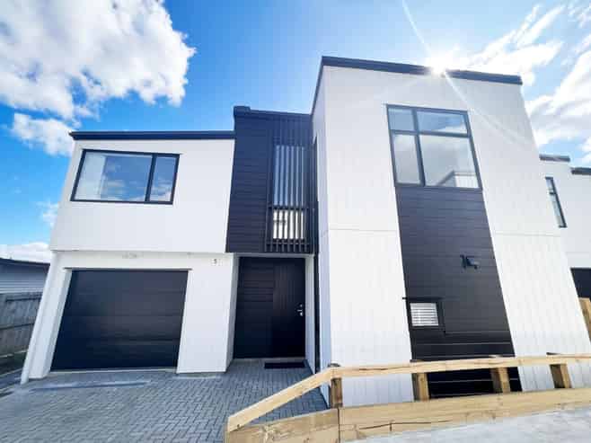 5/281B Hillsborough Road, Hillsborough