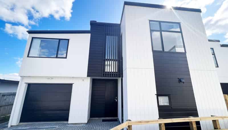 5/281B Hillsborough Road, Hillsborough