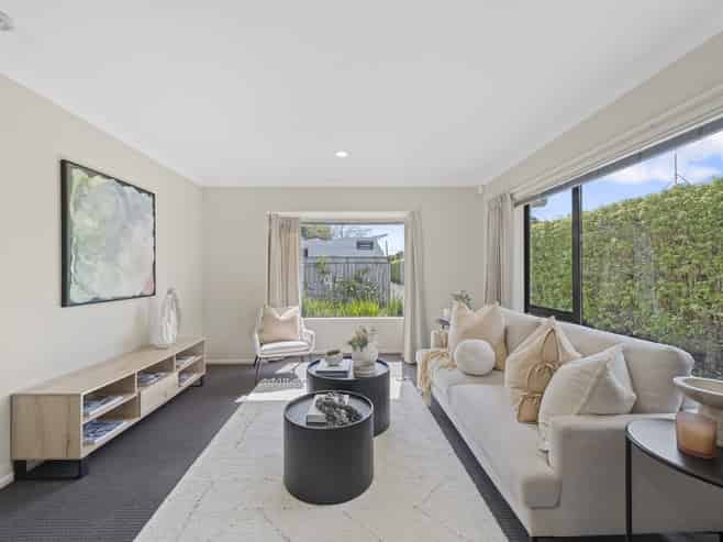 25A George Crescent, Buckland