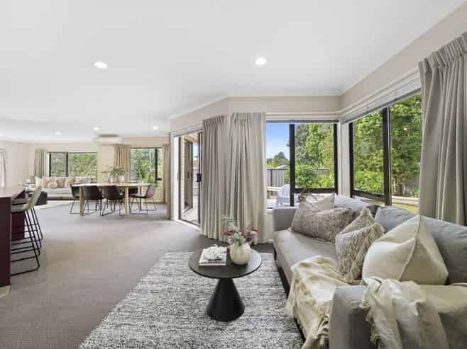 25A George Crescent, Buckland