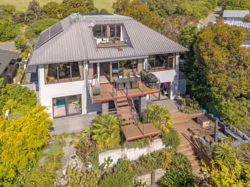 227 Cannon Hill Crescent, Mount Pleasant