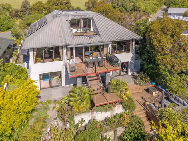 227 Cannon Hill Crescent, Mount Pleasant