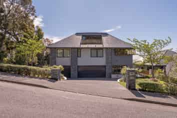 227 Cannon Hill Crescent, Mount Pleasant