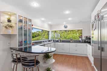 227 Cannon Hill Crescent, Mount Pleasant