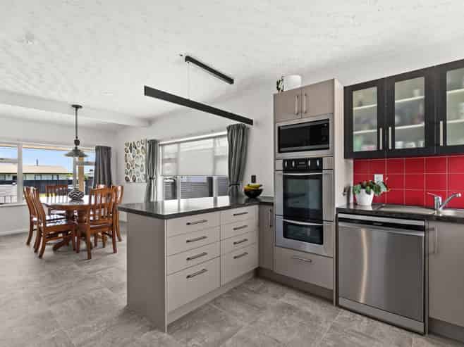 58 Harold Holt Avenue, Onekawa