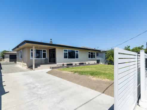 58 Harold Holt Avenue, Onekawa