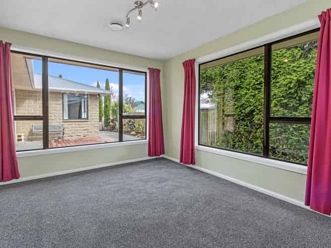 40 Kathleen Crescent, Hornby