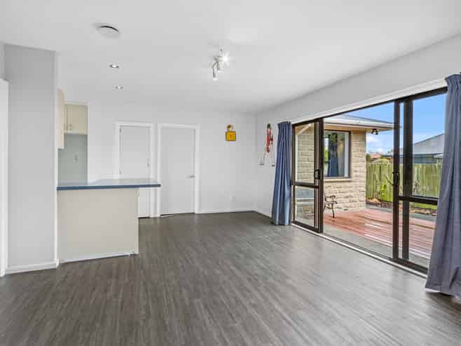 40 Kathleen Crescent, Hornby