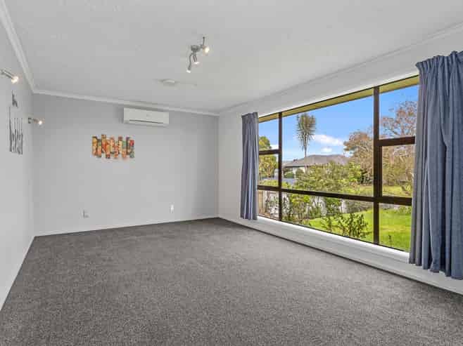 40 Kathleen Crescent, Hornby