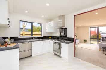 21 Shortland Street, Wainoni