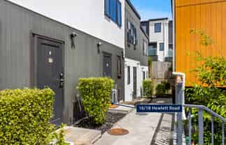16/18 Hewlett Road, Massey