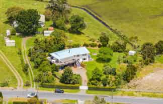 28 Pyle Road West, One Tree Point