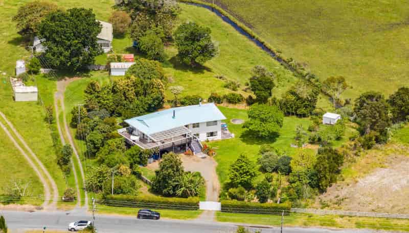 28 Pyle Road West, One Tree Point