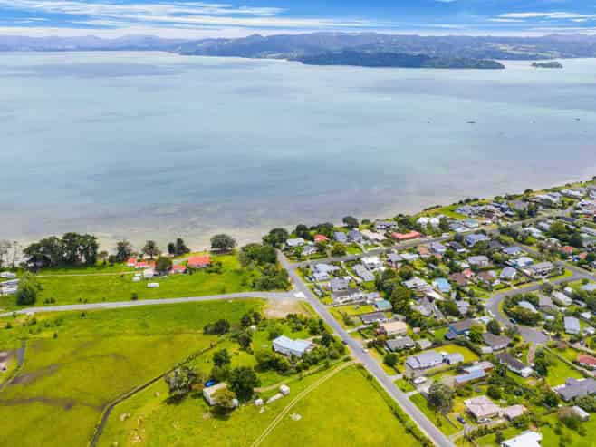 28 Pyle Road West, One Tree Point