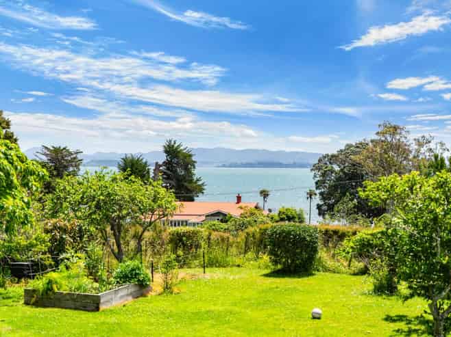 28 Pyle Road West, One Tree Point