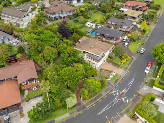 31 & 33 Castleton Drive, Mellons Bay