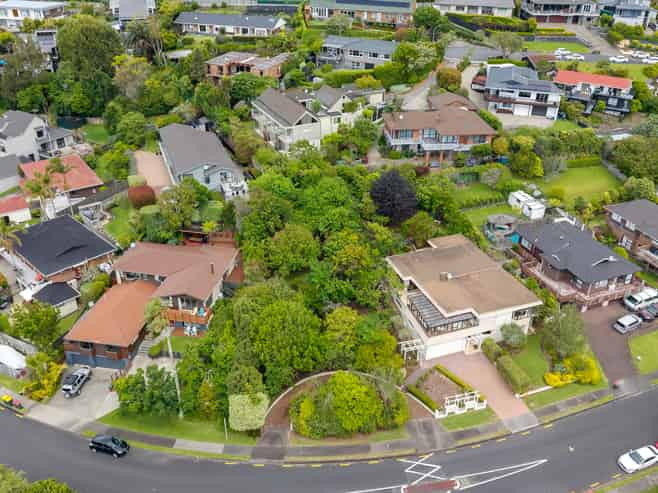 31 & 33 Castleton Drive, Mellons Bay